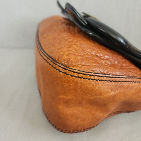 ✨️FENDI "B" Shoulder Bag - Picture 10 of 16